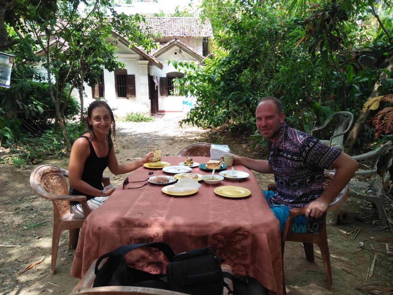 Hotel White House Unawatuna Exterior foto
